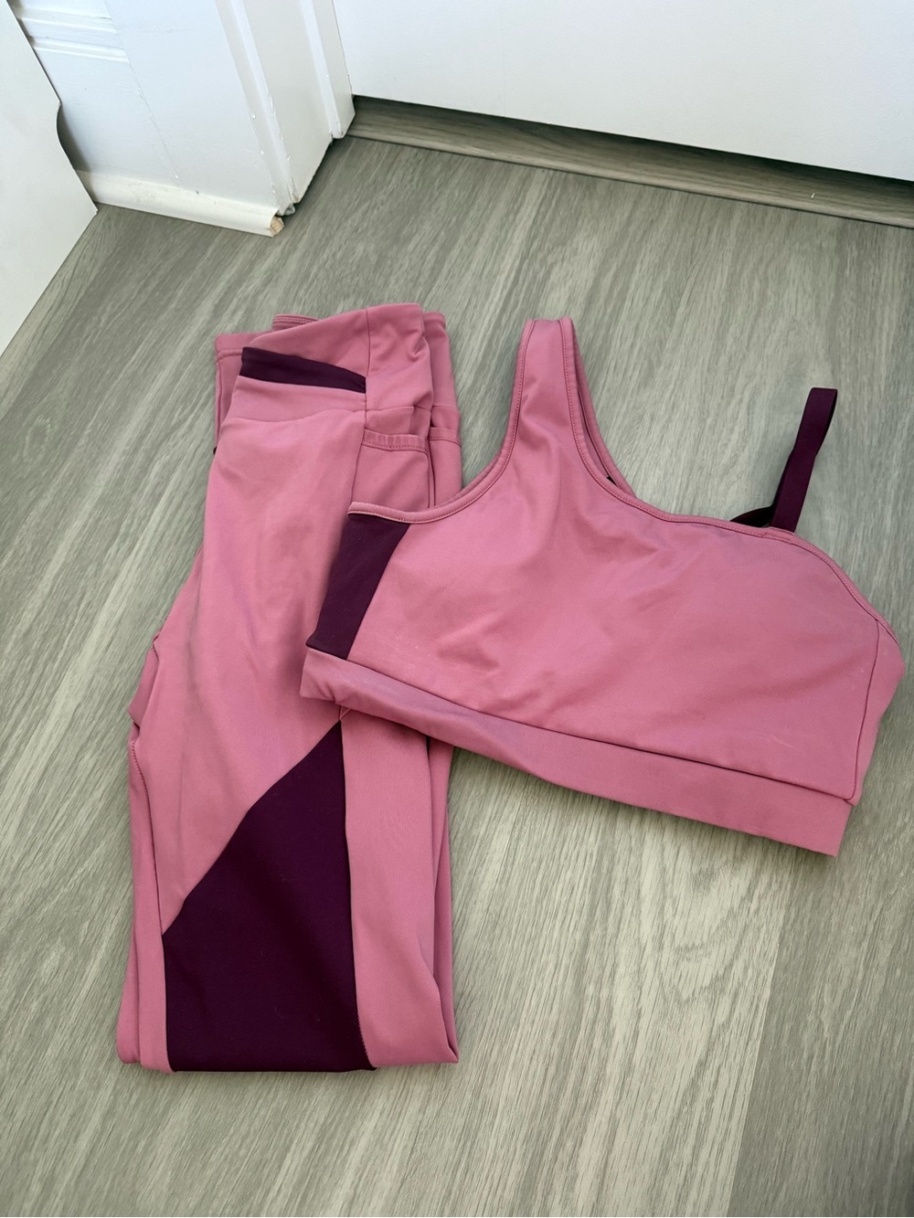 Gymshark Rose Pink Sports Bra (s) & Leggings (xs)